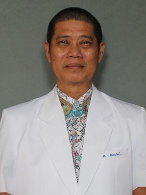 dr. H. Daniel Uisal, Sp.B dr. H. Daniel Uisal, Sp.B